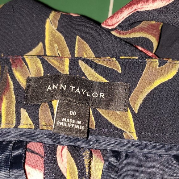 Ann Tayor wide leg pants. - Picture 3 of 4